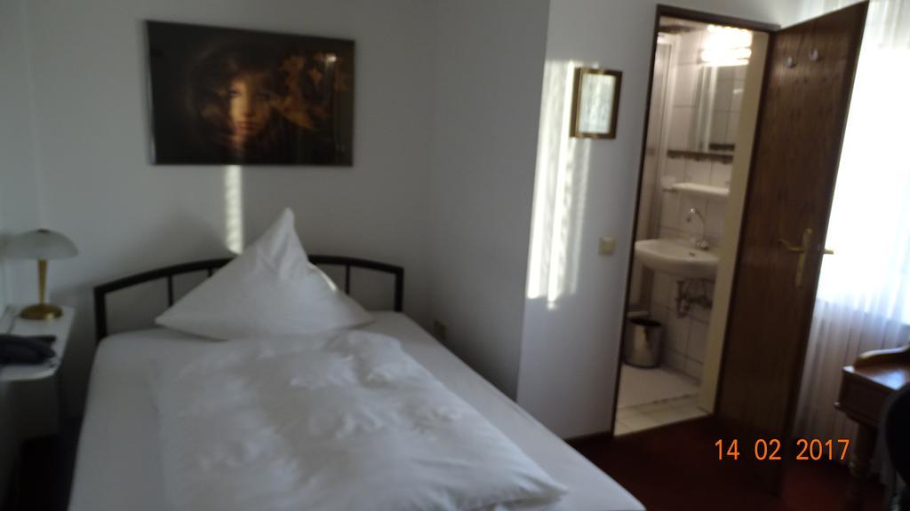 Bed & Breakfast Hotel Helga Hein Ντίσελντορφ Εξωτερικό φωτογραφία